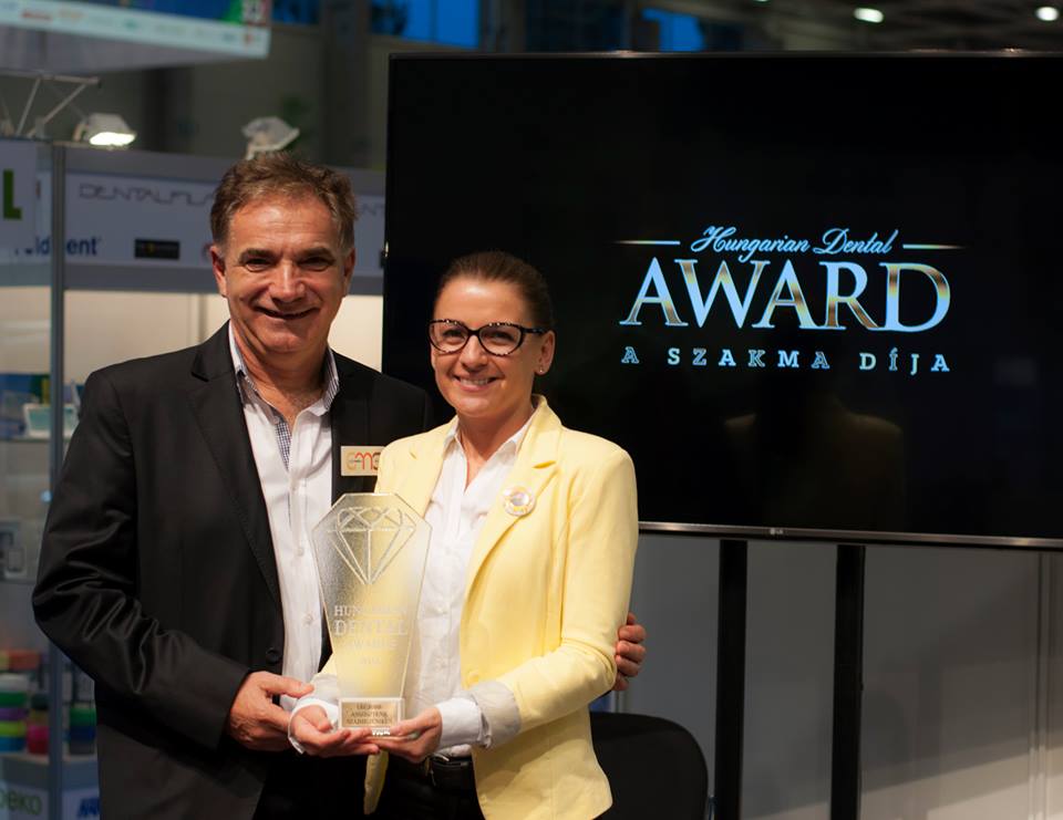 Hungarian Dental Award 2016 díjátadó Az év szakasszisztense Dr. Gáspár Lajos Székely Viktória