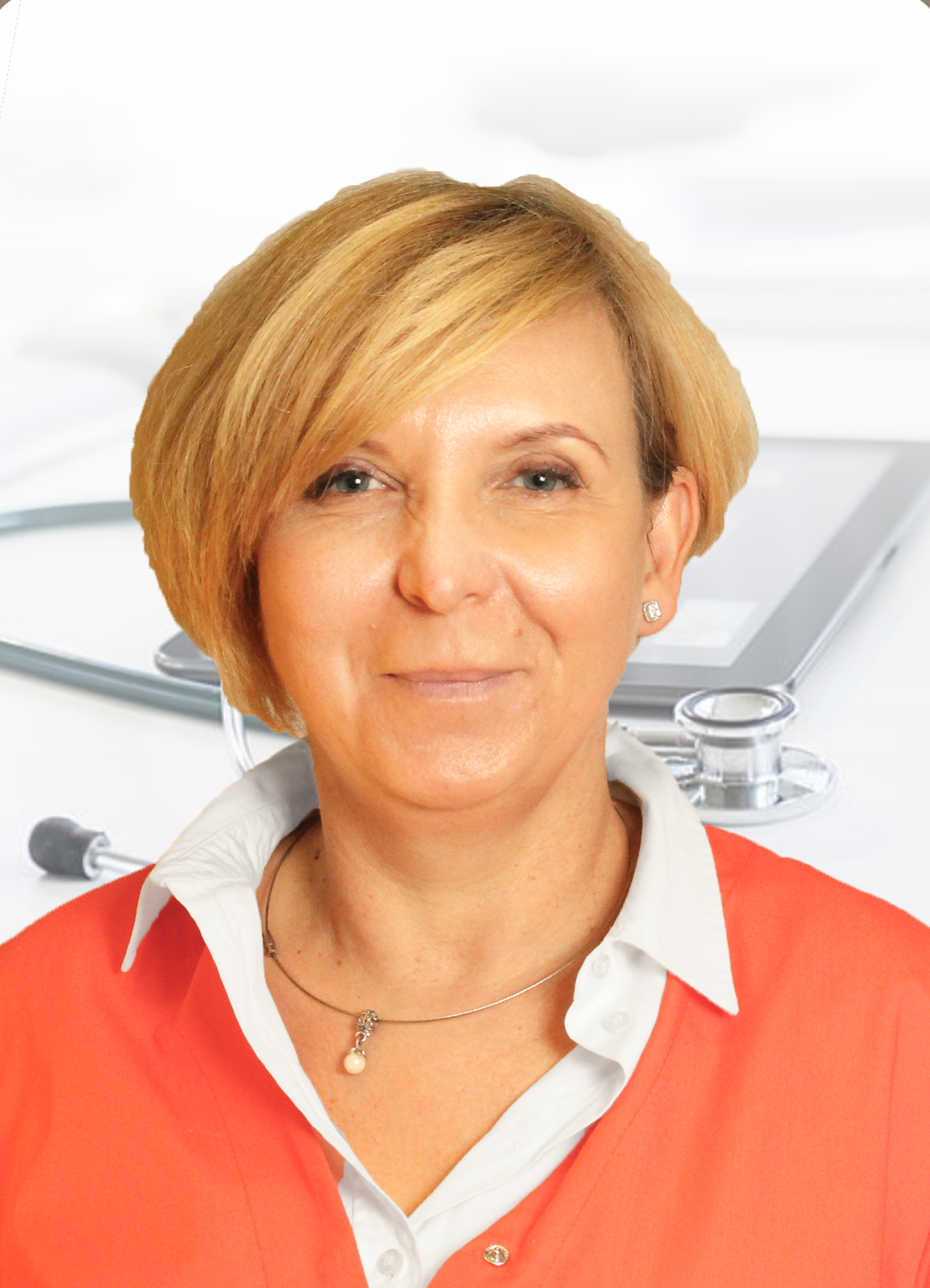 Dr. Sléder Éva háziorvostan és foglalkozásegészségügy szakorvos, hajó- és repülőorvos